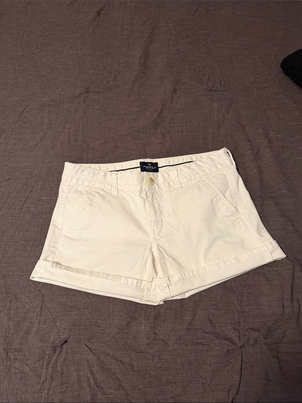 American Eagle Casual Women's White Shorts - Classic Fit, rolled or unrolled